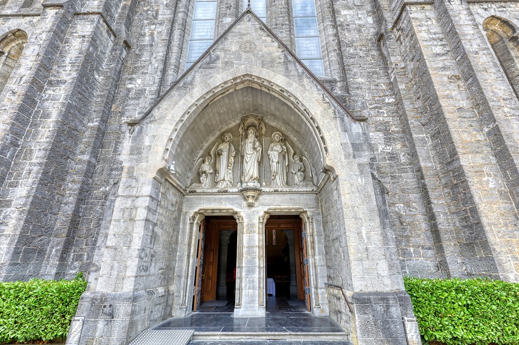HDR Abbaye de Maredsous kerk eglise church kerkfotografie religie religion bedevaart rooms katholiek kathedraal pelgrimage saint cathedrale klooster basiliek basilique